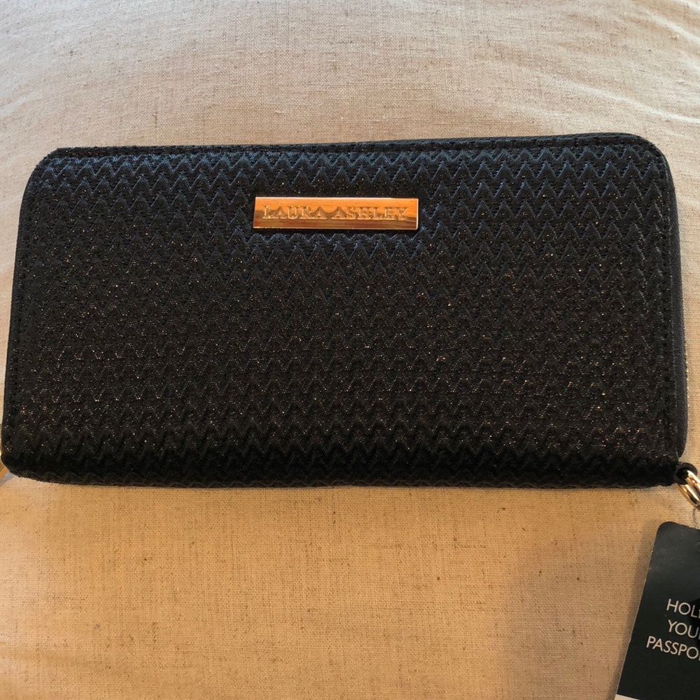 Laura Ashley Voyageur Travel Wallet - Black (NWT)